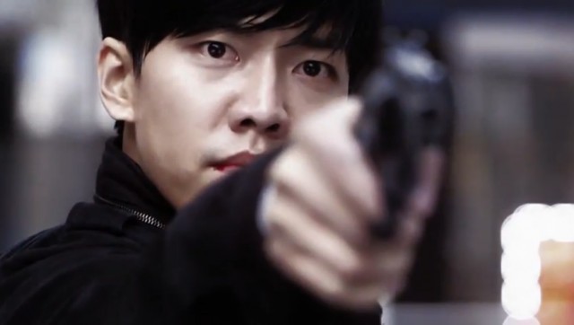 Etrafın Sarıldı Fotoğrafı