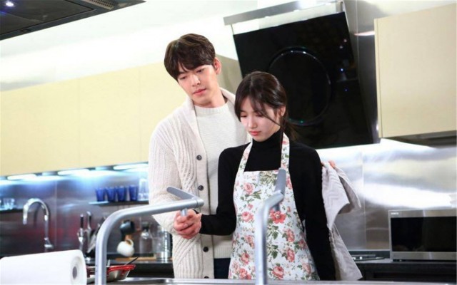 Uncontrollably Fond Fotoğrafı