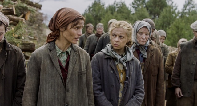 Ashes in the Snow Fotoğrafı