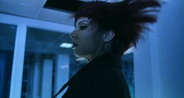 Kara Maske Fotoğrafı