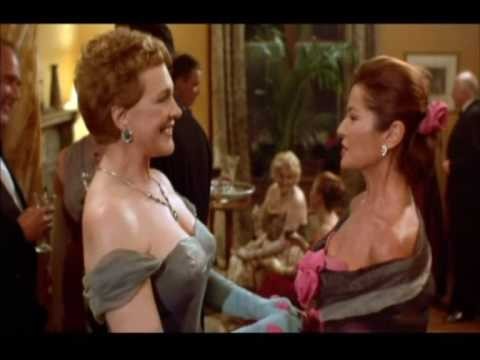 Relative Values fotoğrafı