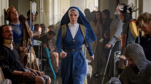 Mrs. Davis fotoğrafı