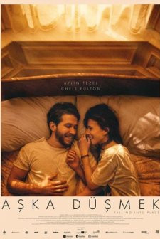 Aşka Düşmek (2023) afişi