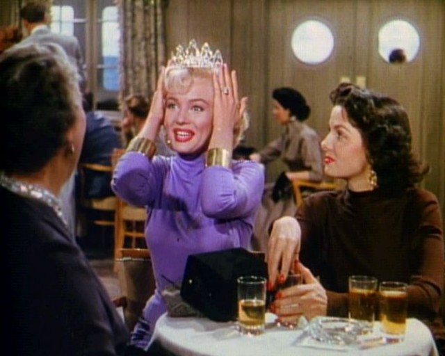 Erkekler Sarışınları Sever Fotoğrafı