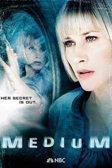 Medium (2005) afişi