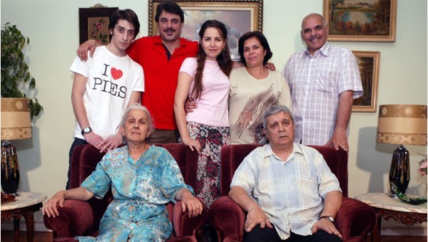 Geniş Aile Fotoğrafı