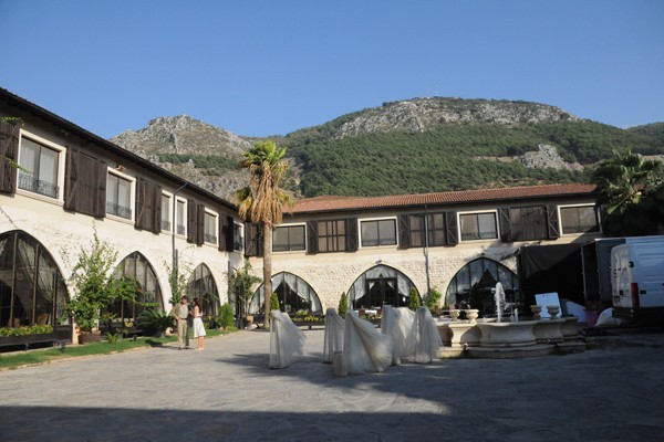 Kül Ve Ateş Fotoğrafı