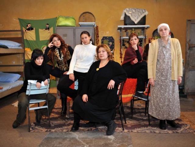 Parmaklıklar Ardında Fotoğrafı