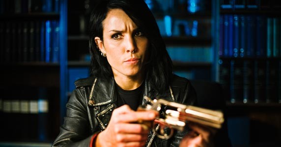 Ateşle Oynayan Kız Fotoğrafı