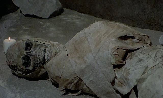 A Girl For Satan Fotoğrafı