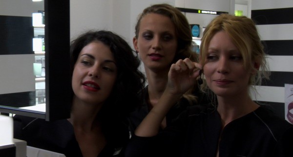 Under Your Make-up Fotoğrafı