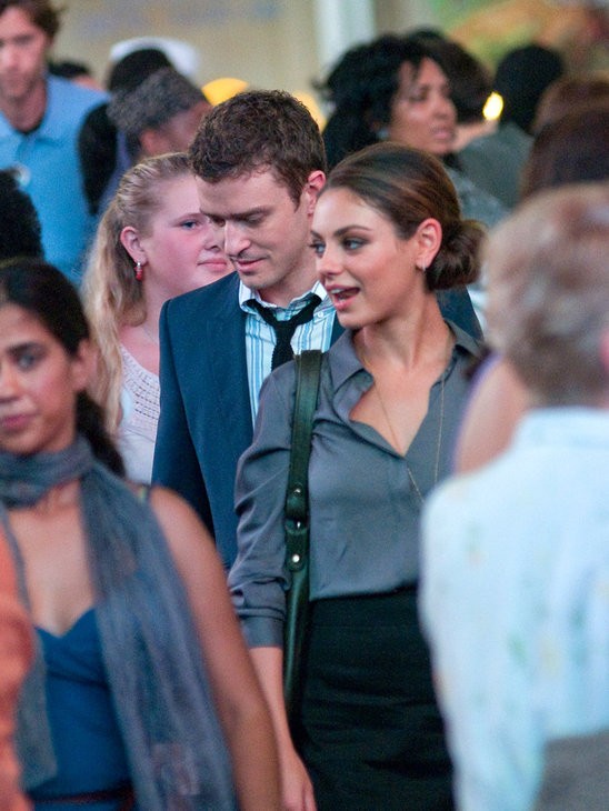 Arkadaştan Öte Fotoğrafı