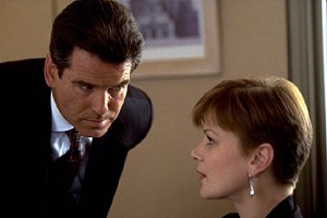 James Bond: Dünya Yetmez fotoğrafı