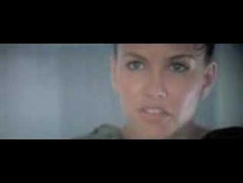 The Perils Of Gwendoline In The Land Of The Yik Yak fotoğrafı