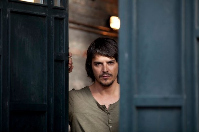 Aşk Tesadüfleri Sever Fotoğrafı