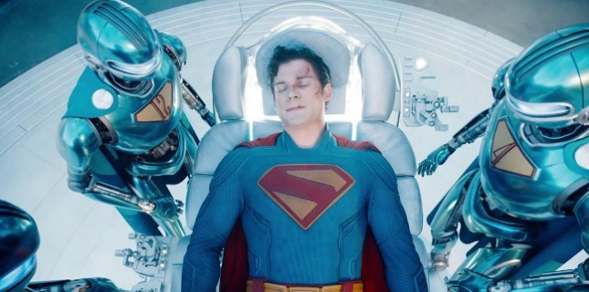"Superman" Filminden Altyazılı Resmi Fragman!