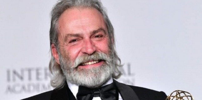Haluk Bilginer "Sahtekarlar" Dizisiyle Ekranlara Dönüyor!