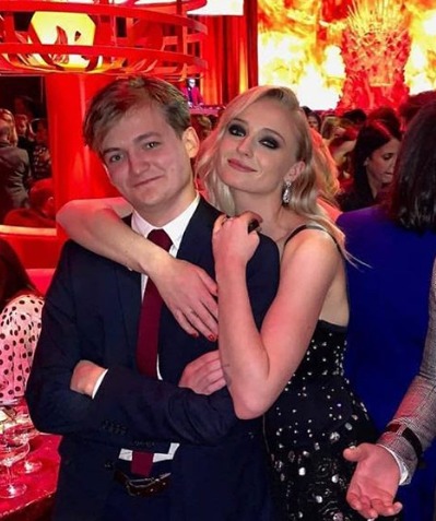 Jack Gleeson ve Sophie Turner