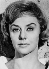 Louise Latham fotoğrafı