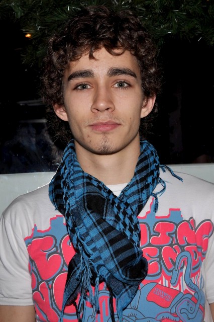 Robert Sheehan Fotoğrafı