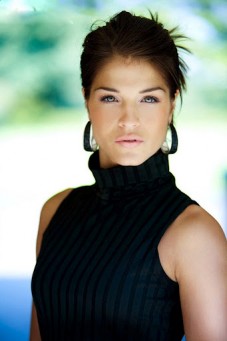 Marie Avgeropoulos Fotoğrafı