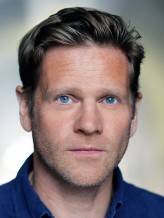 Adam Astill fotoğrafı