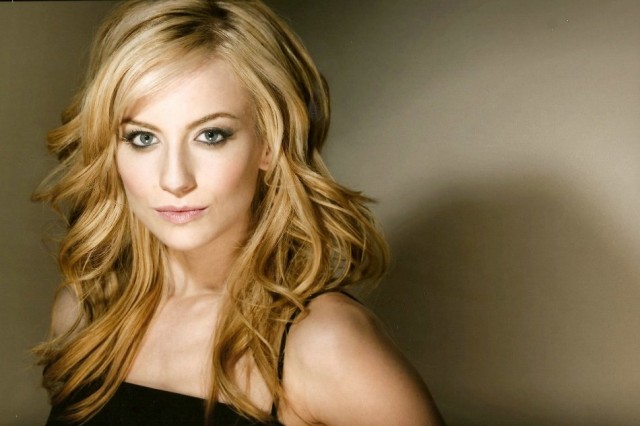 Naomi Hewer Fotoğrafı