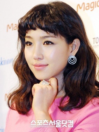 Lee Yoo-ri Fotoğrafı