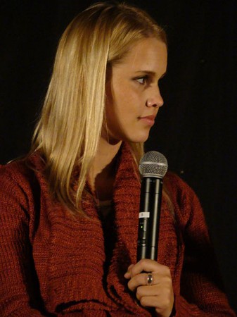 Claire Holt Fotoğrafı