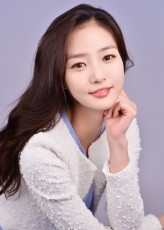 Kang Ye-sol fotoğrafı