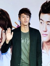 Lee Ki-woo Fotoğrafı