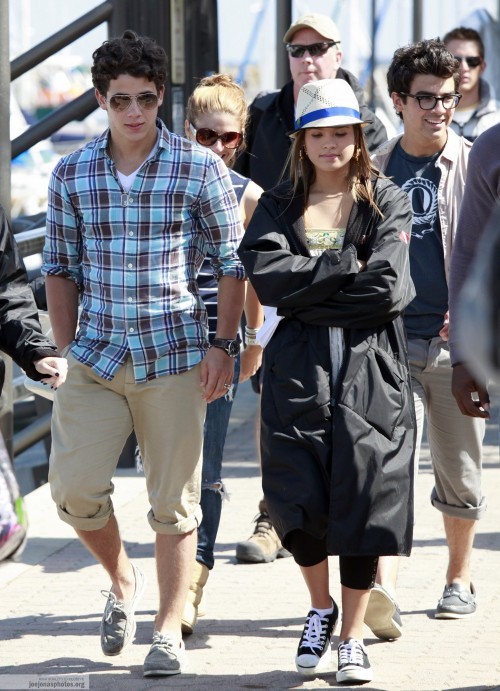 Nicole Gale Anderson Fotoğrafı