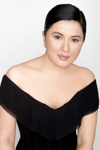Lorna Tolentino fotoğrafı