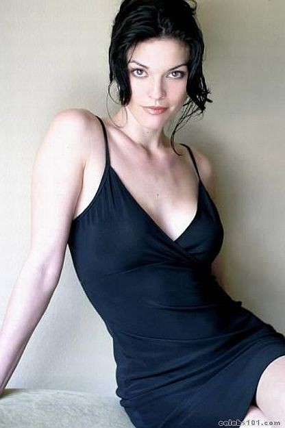 Alana De La Garza Fotoğrafı