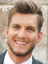 Scott Michael Foster fotoğrafı