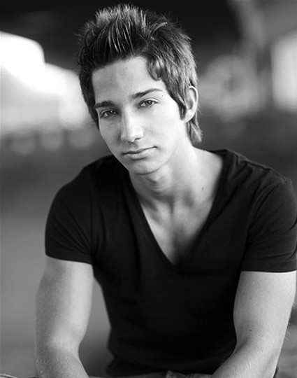 Elliott Francis fotoğrafı