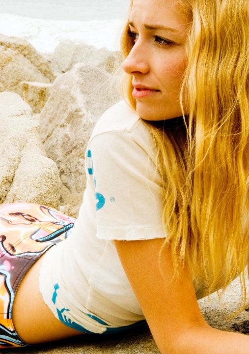 Beth Behrs Fotoğrafı