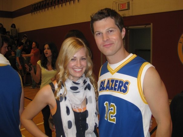 Beth Behrs Fotoğrafı