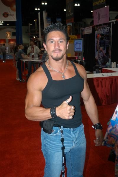 Tommy Gunn fotoğrafı