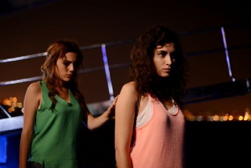 Hande Doğandemir Fotoğrafı