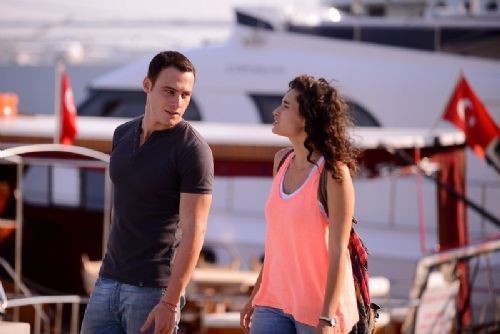 Hande Doğandemir Fotoğrafı