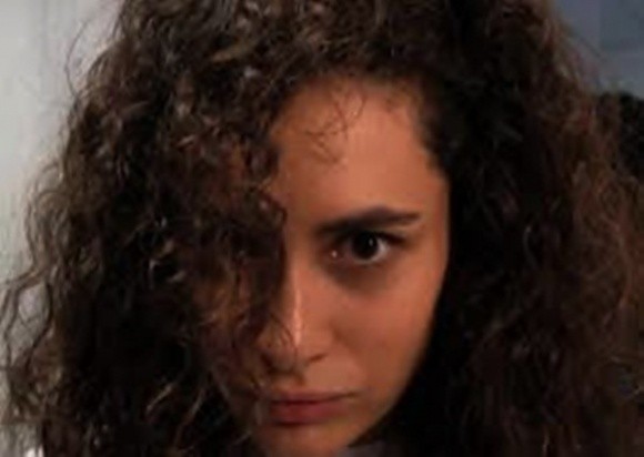 Hande Doğandemir Fotoğrafı