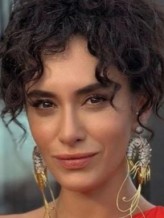 Hande Doğandemir fotoğrafı