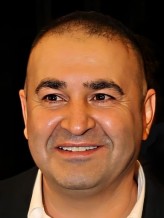 Şafak Sezer fotoğrafı