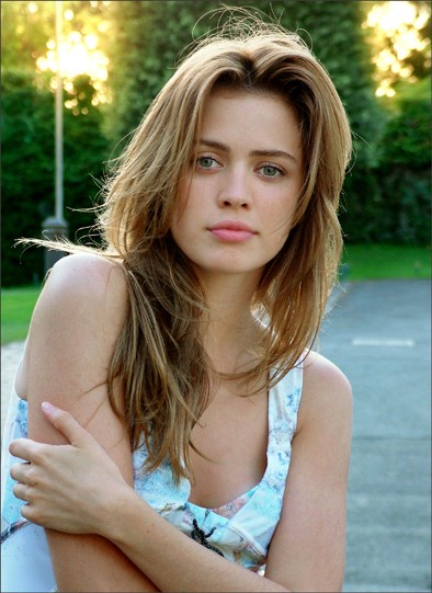 Nathalie Rapti Gomez Fotoğrafı