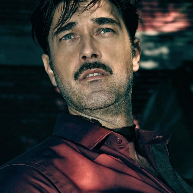 Burak Hakkı fotoğrafı