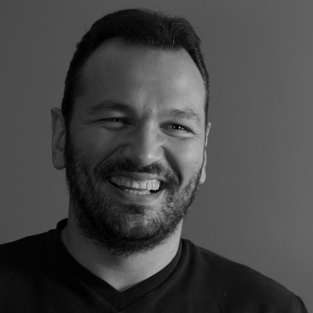 Ali Sunal Fotoğrafı