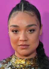 Aisha Dee fotoğrafı