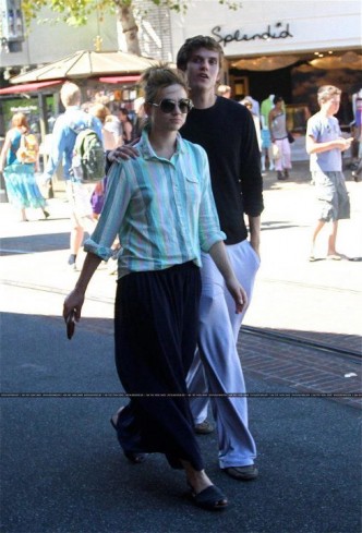 Crystal Reed Fotoğrafı