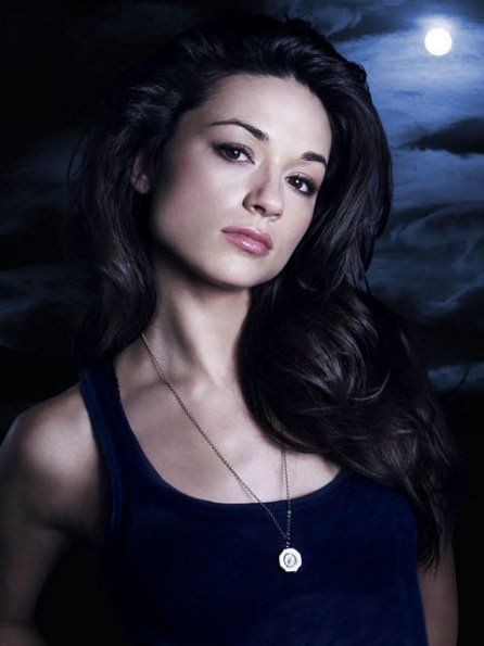 Crystal Reed Fotoğrafı